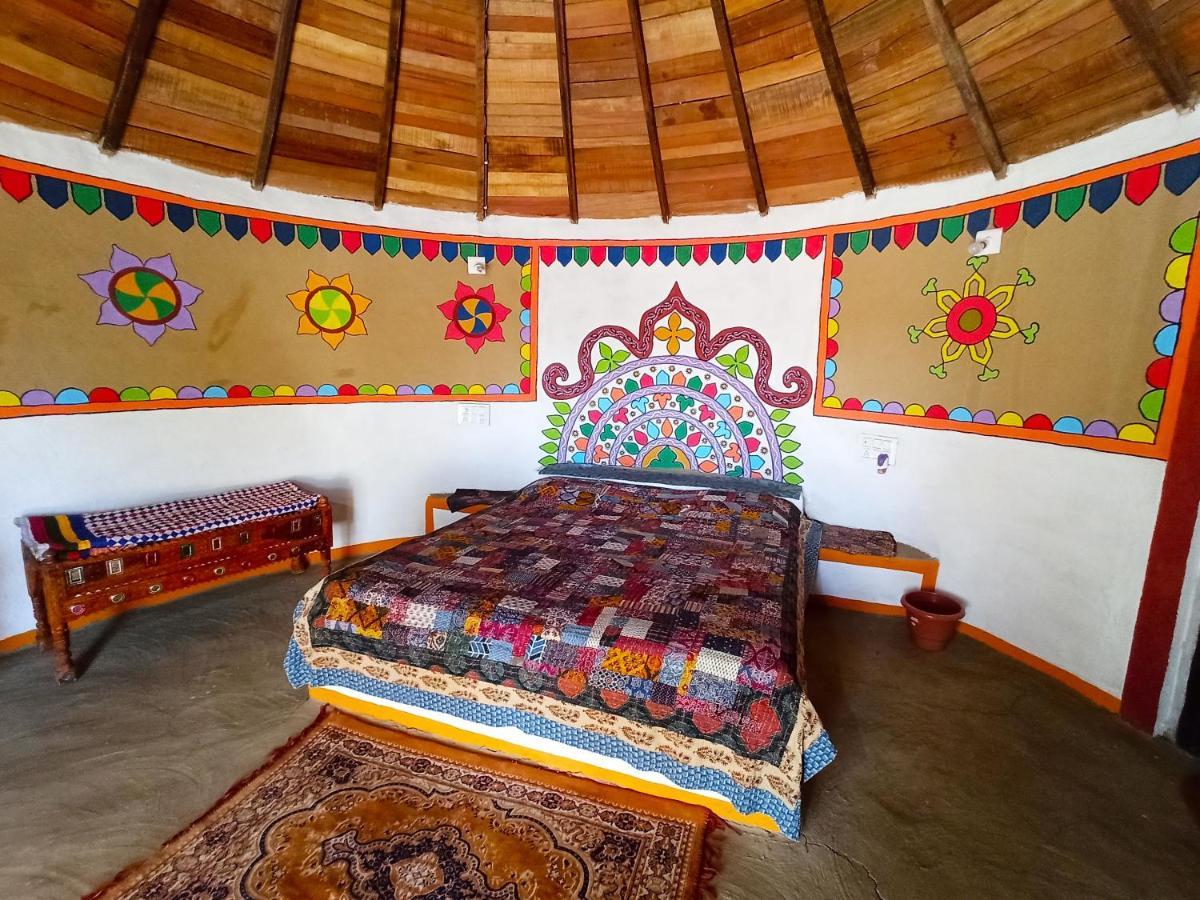 Banni Village Resort - Rann Of Kutch Bherandiāla Esterno foto