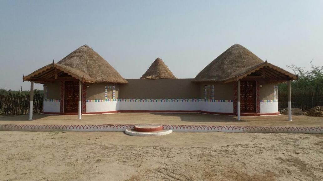 Banni Village Resort - Rann Of Kutch Bherandiāla Esterno foto