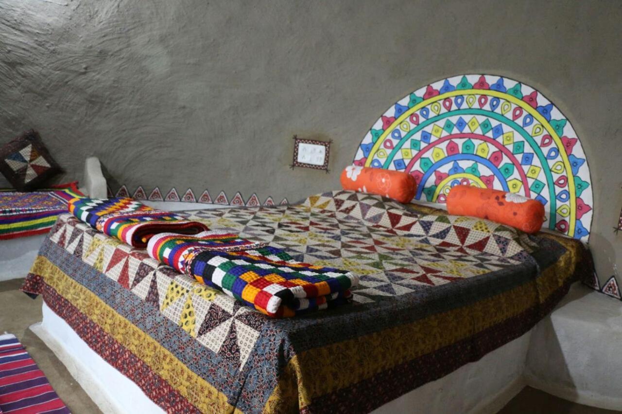 Banni Village Resort - Rann Of Kutch Bherandiāla Esterno foto