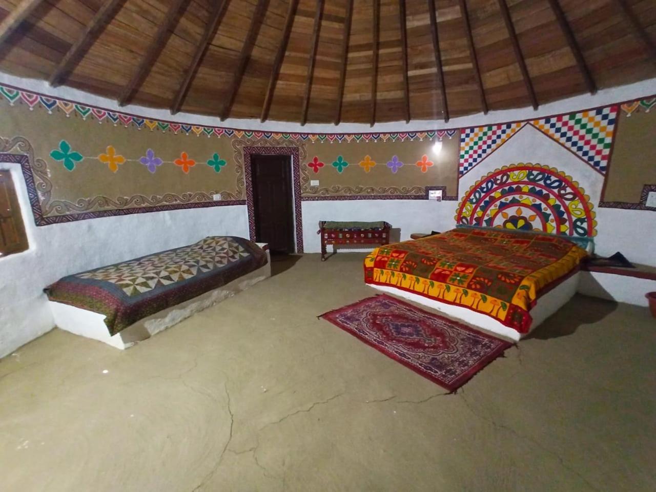 Banni Village Resort - Rann Of Kutch Bherandiāla Esterno foto