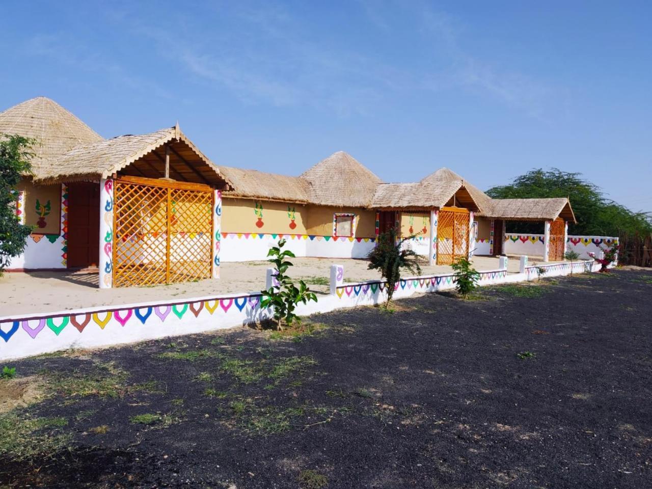 Banni Village Resort - Rann Of Kutch Bherandiāla Esterno foto