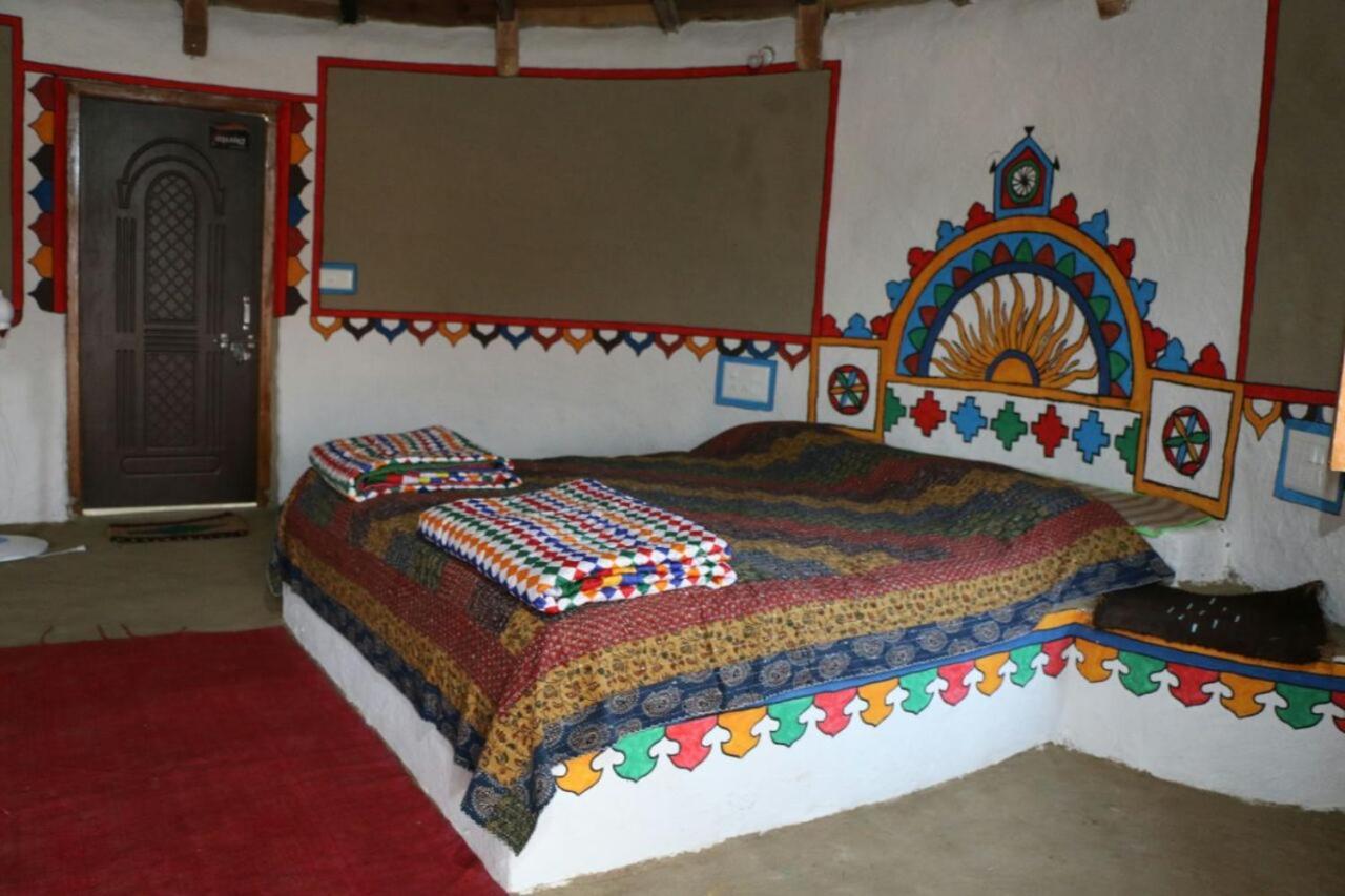 Banni Village Resort - Rann Of Kutch Bherandiāla Esterno foto